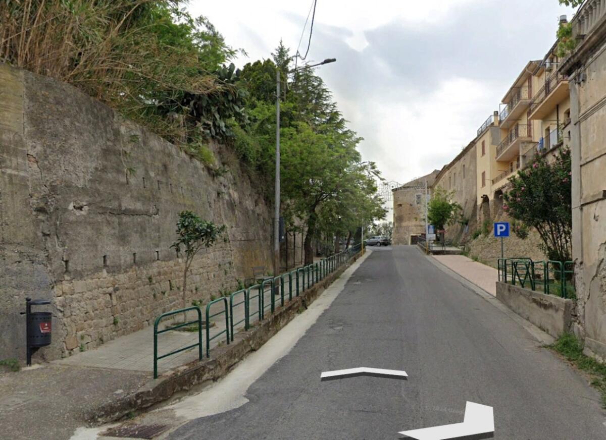Cariati - L'alternativa c'é: "All'incrocio fuori Porta Pia Marciapiede scambiato per parcheggio" - 