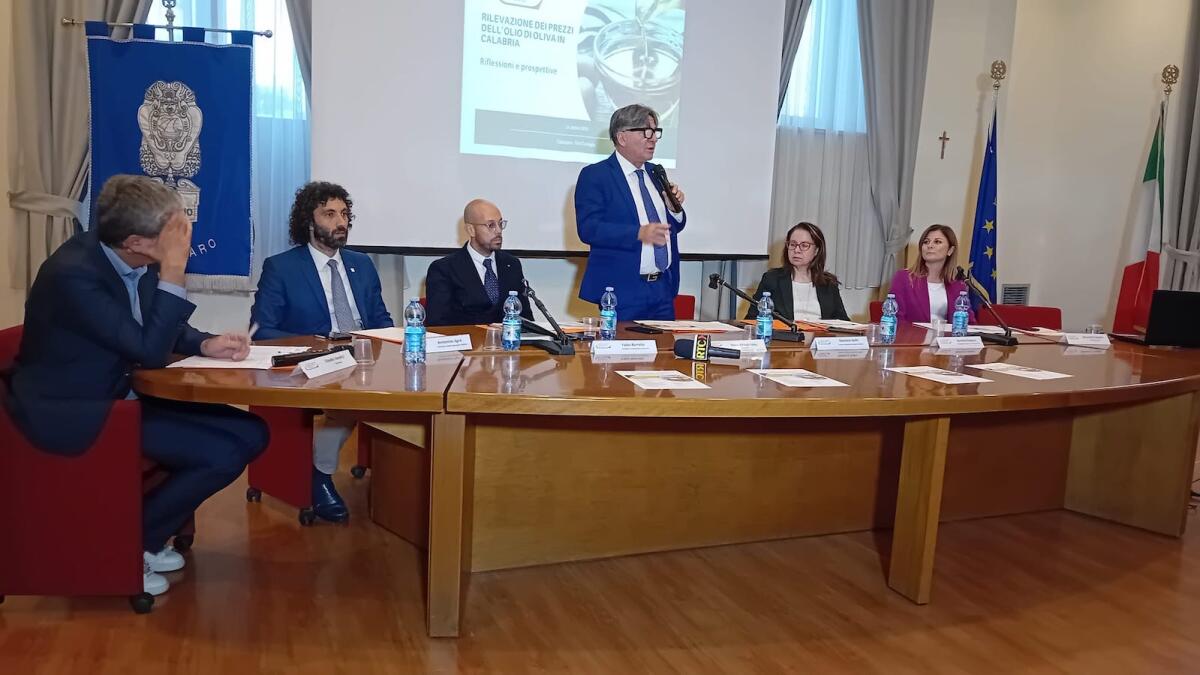 Prezzi dell’olio, la commissione della Camera di Commercio punta a trasformarsi in una borsa merci - 