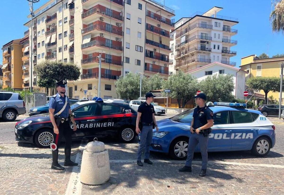 Diventa luogo di ritrovo per pregiudicati, chiuso un bar - 