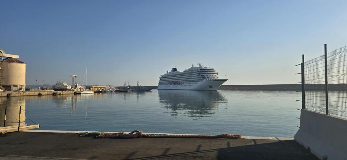 Crotone - Arriva l'ottombrata di crociere - 