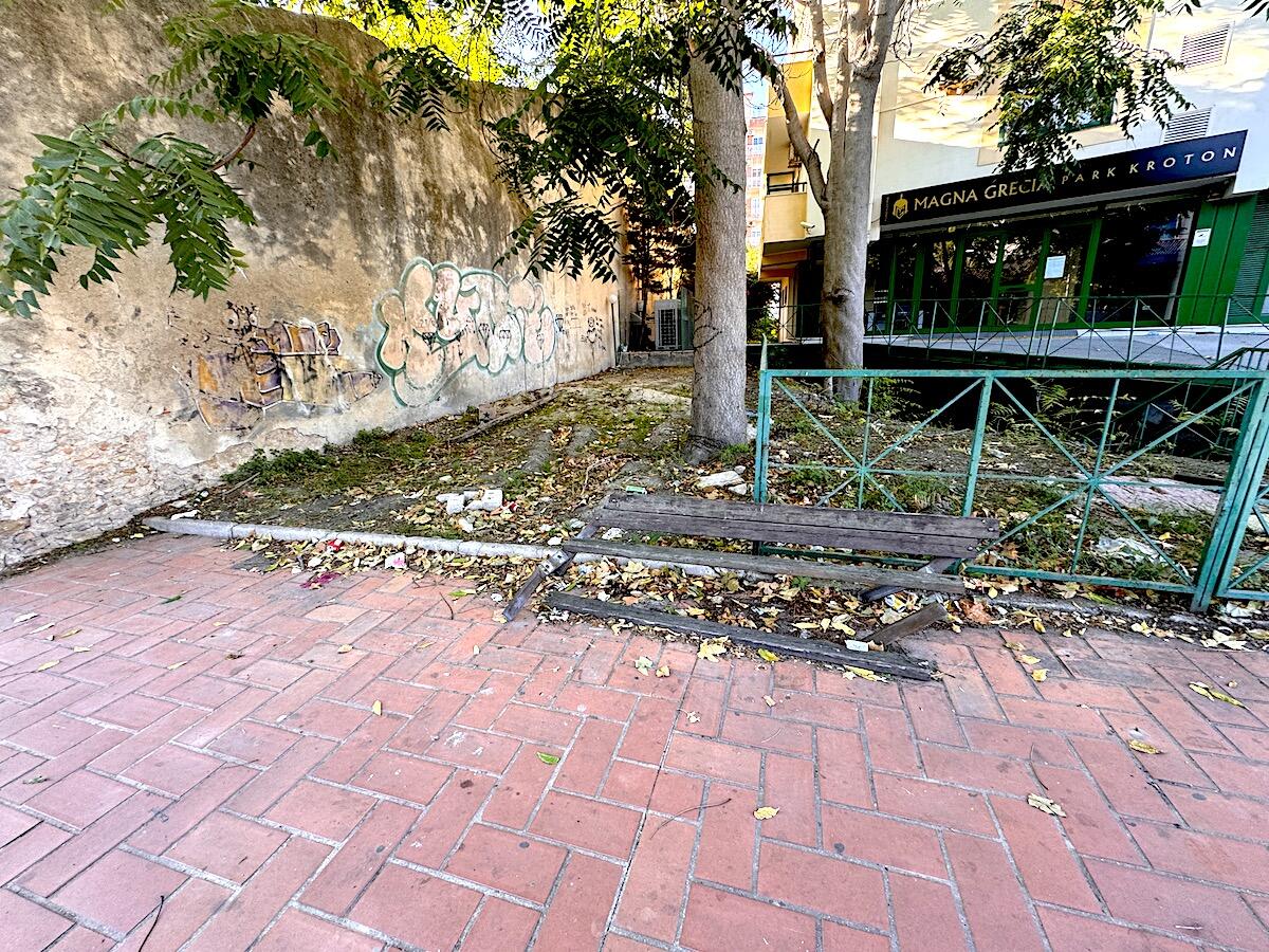 Crotone - Un nuovo reperto di Kroton: ecco la panchina dove riposava Pitagora (Foto Gallery) - 