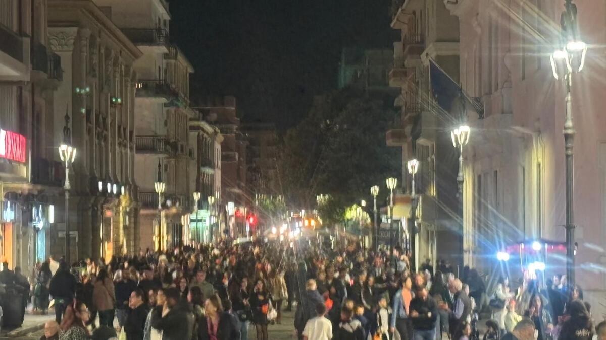 (Foto) Crotone - Dolcetto o scherzetto? Il centro invaso da piccoli mostri e streghette - 