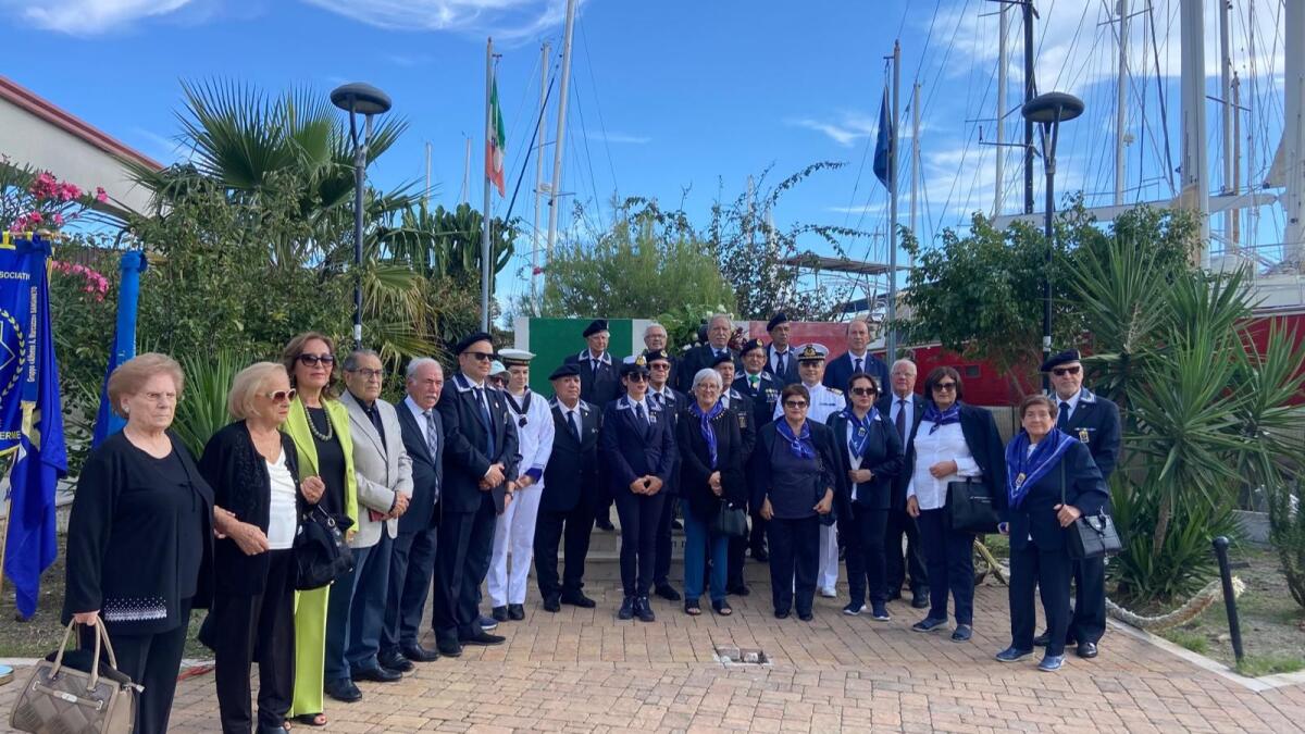 Crotone - L'Associazione nazionale Marinai d’Italia gruppo “Amatruda” compie 75 anni - 