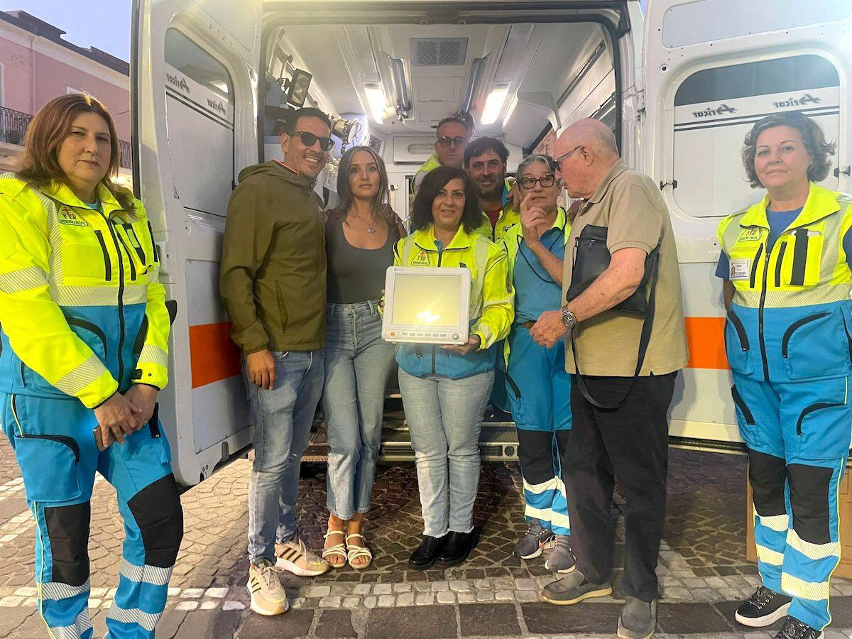 Cirò Marina - La sensibilità di Bernardo e Rosa che donano un monitor multiparametrico alla Misericordia - 