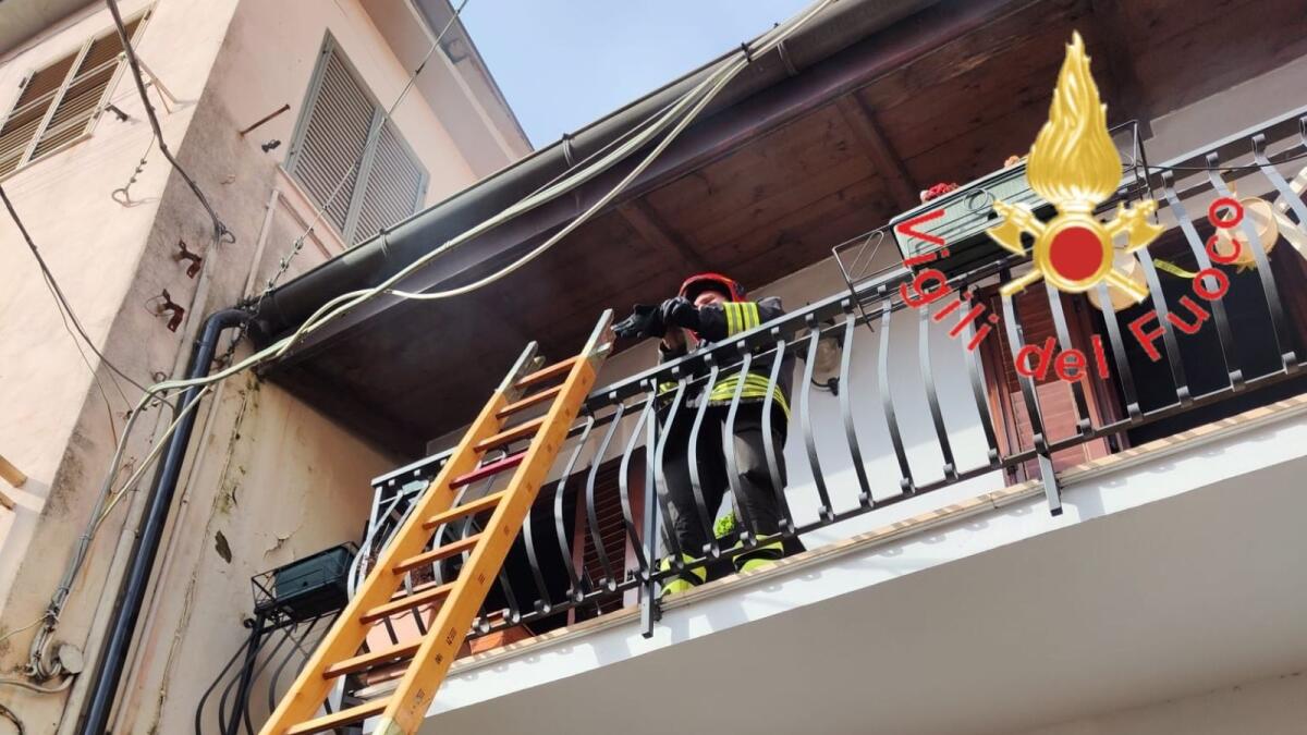 Incendio in un appartamento nel centro storico di Catanzaro - 