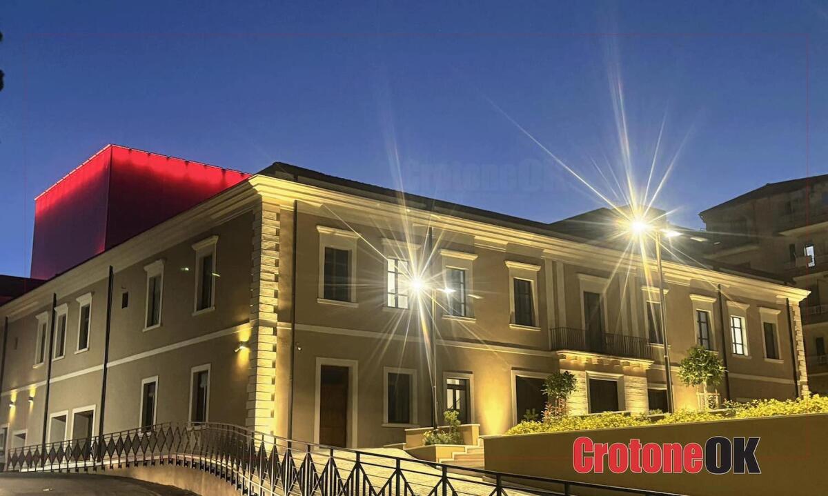 Crotone - Tutto pronto per l'inaugurazione, Sergio Cammariere: «Il nuovo teatro comunale non è solo un teatro» - 