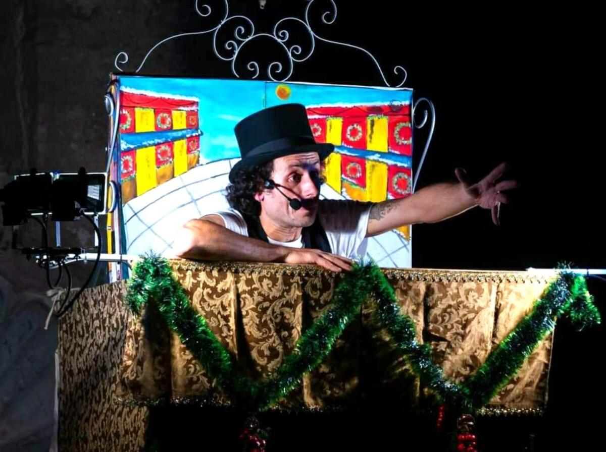 Crotone - Perfomance in natura, Angelo Gallo apre le porte del suo laboratorio - 