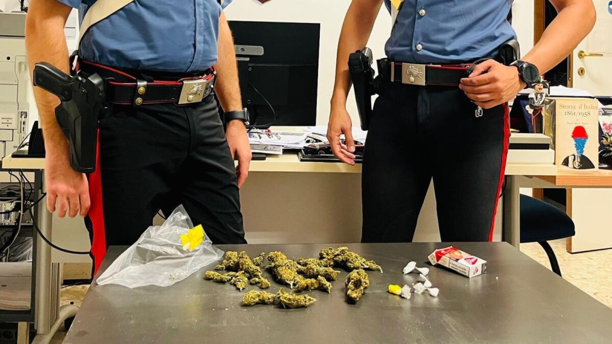 Cocaina e marijuana, denunciato 63enne per detenzione di sostanze stupefacenti - 