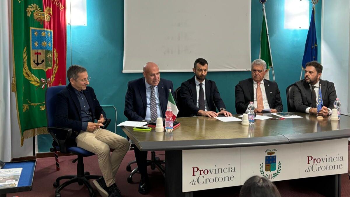 Bonifica di Crotone - Si attendono risposte riguardo la disponibilità e la capacità ricettiva di impianti esteri - 