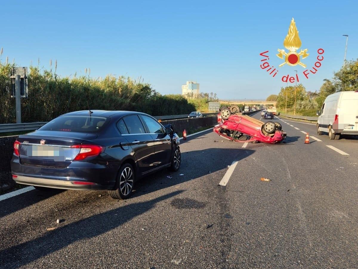 Nuovo incidente stradale sulle strade calabresi, coinvolta una famiglia - 