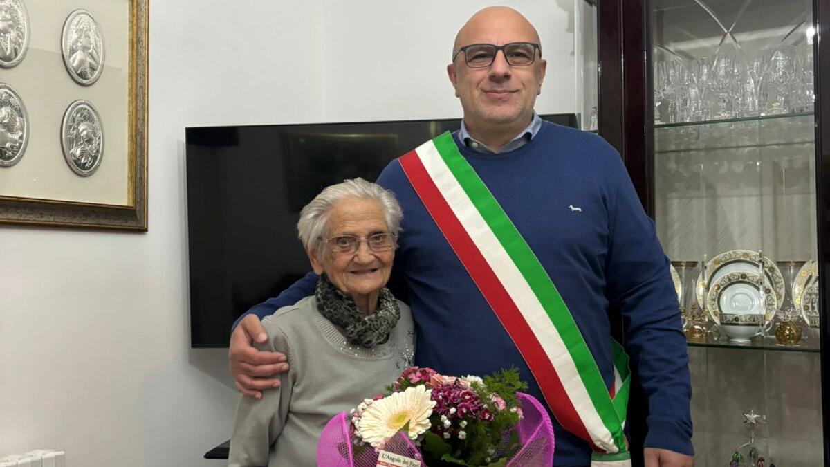 Cosenza - La città festeggia i cento anni della signora Elisa Stancato - 