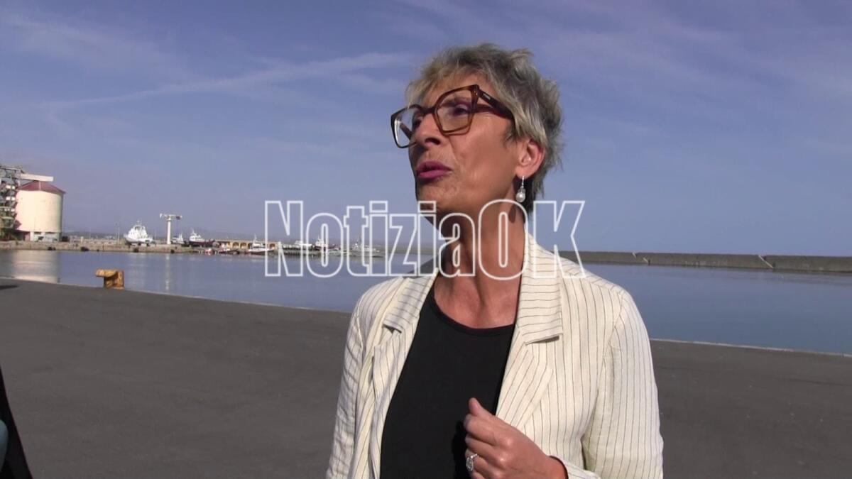 25 Novembre - Il Prefetto di Crotone Franca Ferraro:  «E' necessario rompere il silenzio e denunciare» - 