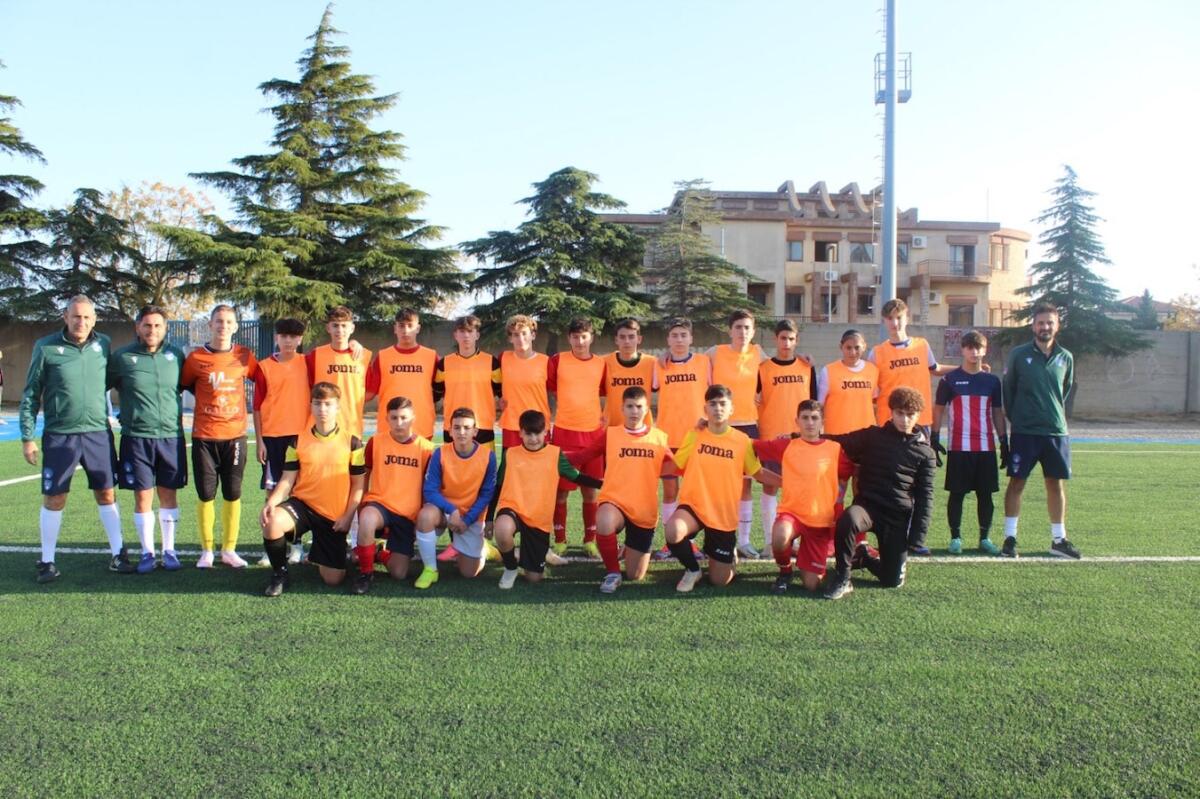 Calcio - Inizia l'avventura della delegazione crotonese al Memorial Funari. I giovani convocati - Lnd Crotone