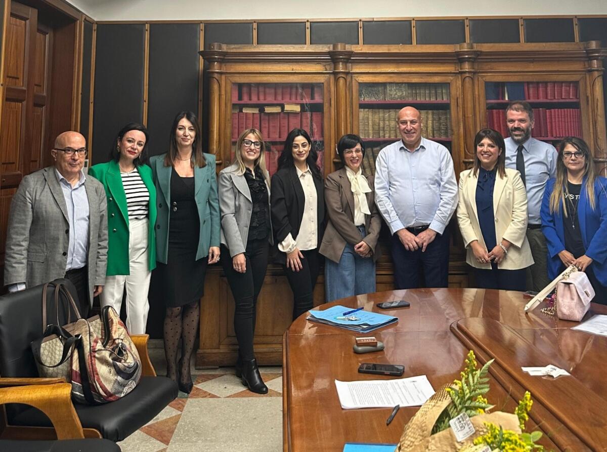 Crotone - Il Comune assume cinque professioniste vincitrici di concorso - 