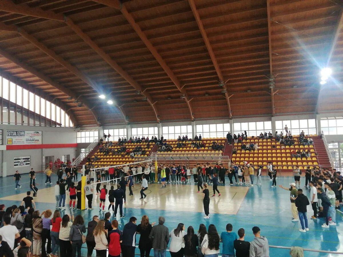 Corigliano-Rossano - Nella palestra del Majorana si fa sport a 360° - 