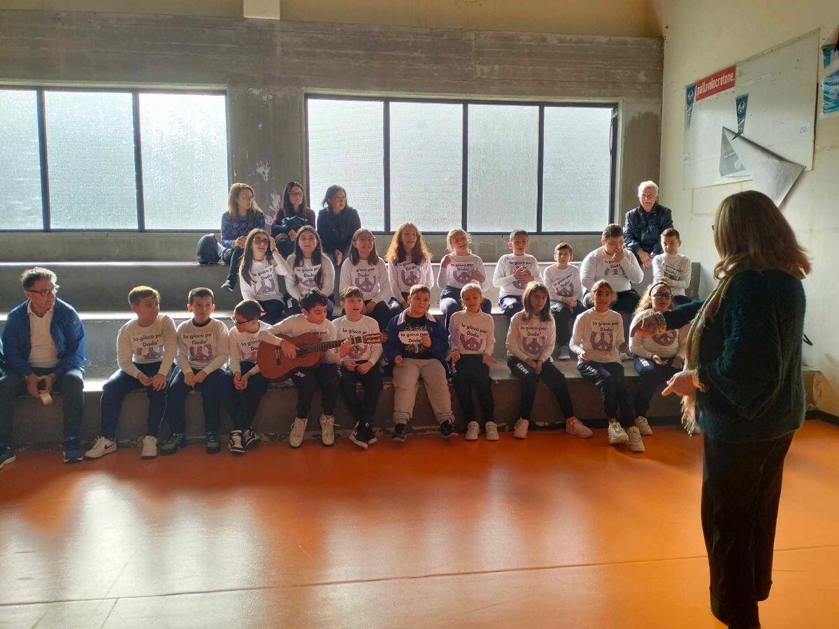 (Foto) Crotone - Nella giornata dei diritti dell'infanzia il ricordo di Dodò e del suo "diritto" negato - 
