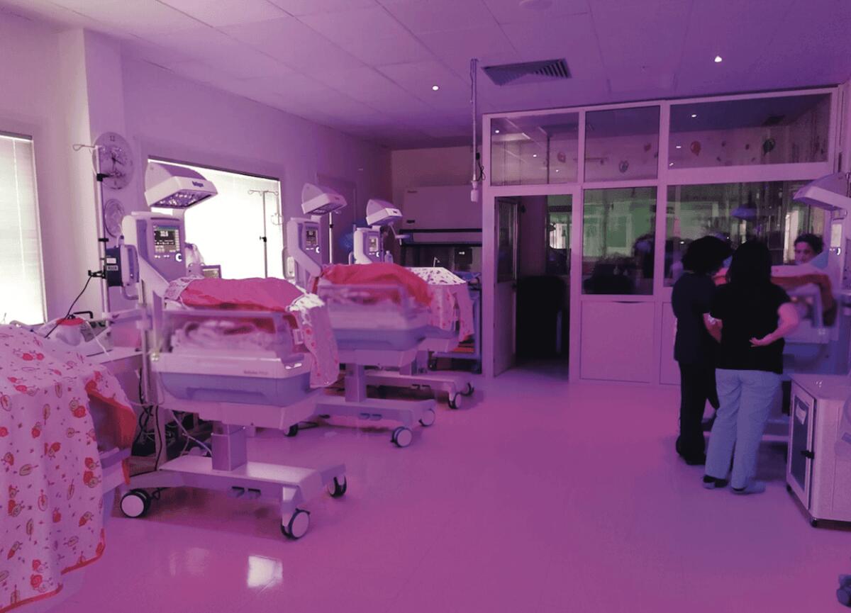 Crotone - Il reparto di Neonatologia -Tin celebra la giornata della Prematurità, "il neonato abbraccia il futuro" - 