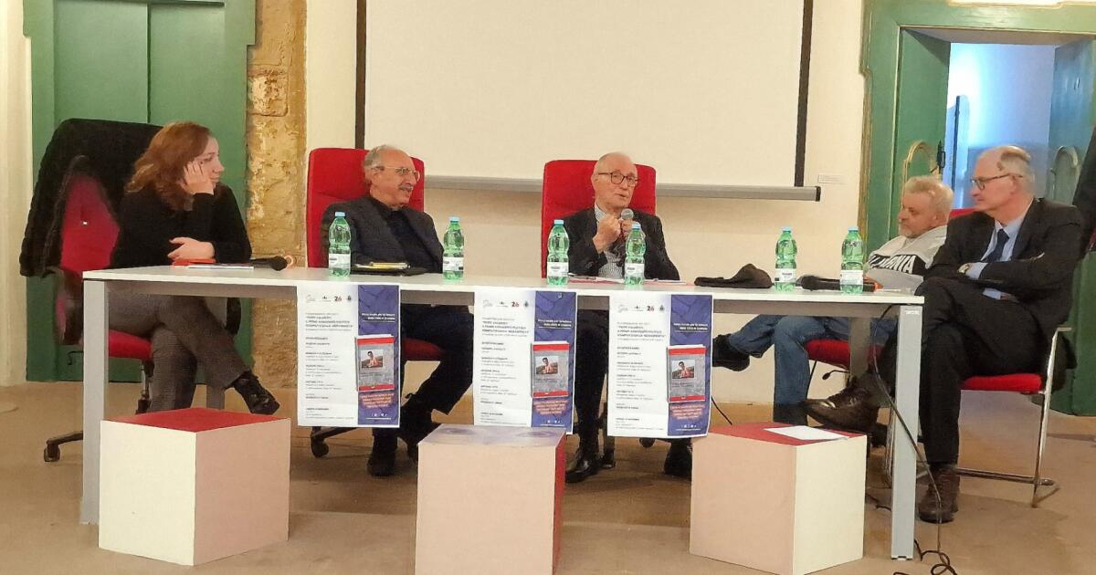 Crotone - Lavorato presenta il suo libro, i proventi devoluti ai familiari delle vittime del naufragio di Cutro - 