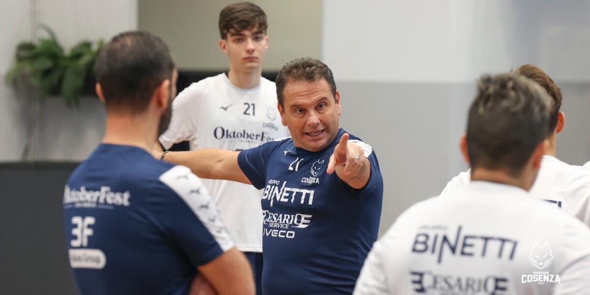Calcio a 5 - La Pirossigeno riprende gli allenamenti. Domenica lo Sky match a Benevento - 