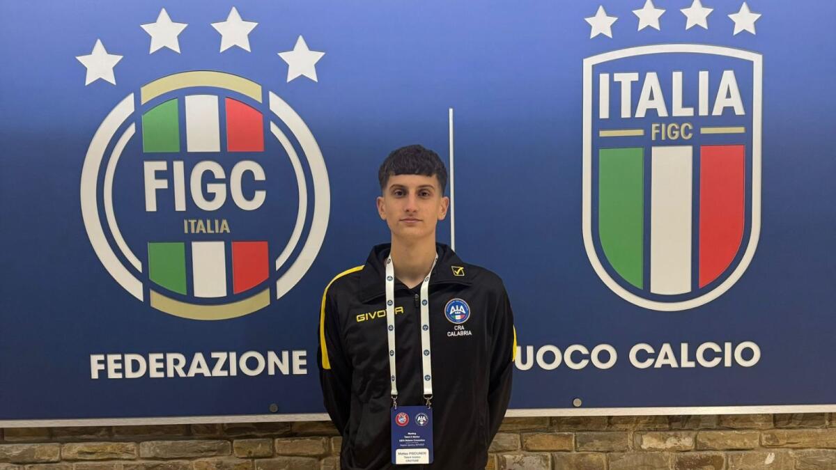 Un giovane fischietto crotonese al Uefa Talent&amp;Mentor tra i grandi del calcio - 