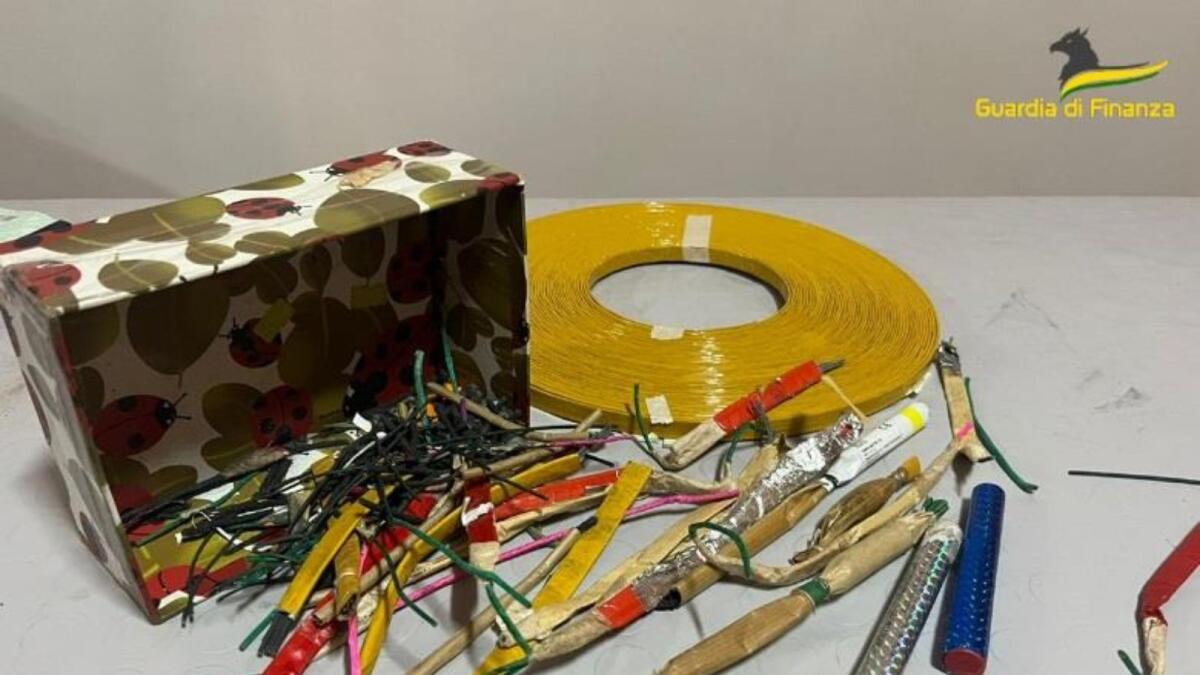 Cosenza - Sequestrate 4 tonnellate di fuochi d’artificio illegali: un arresto - 