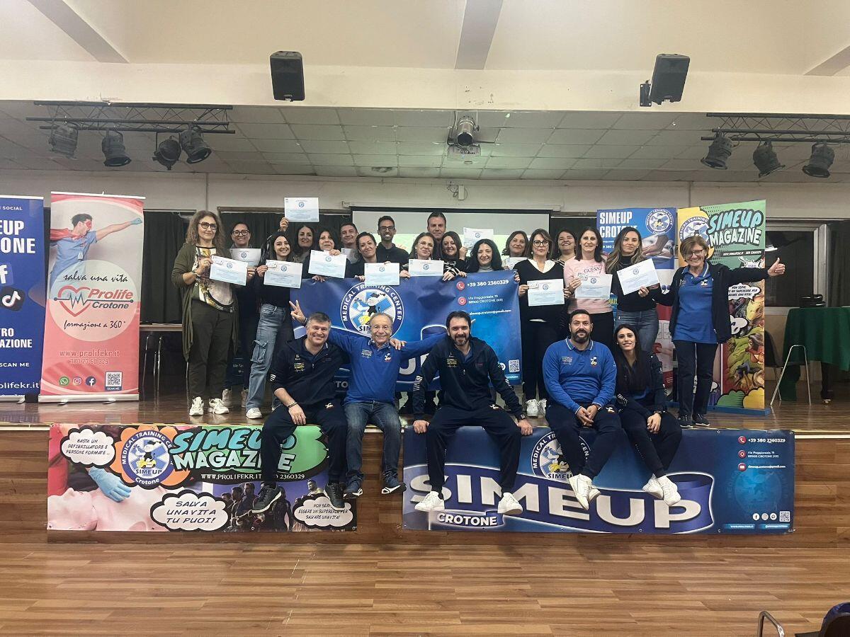 (Foto) Crotone - Il Simeup entra nelle scuole - 