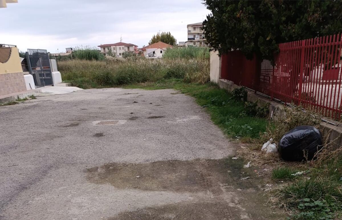 Corigliano-Rossano - Via Meucci a rischio isolamento - 