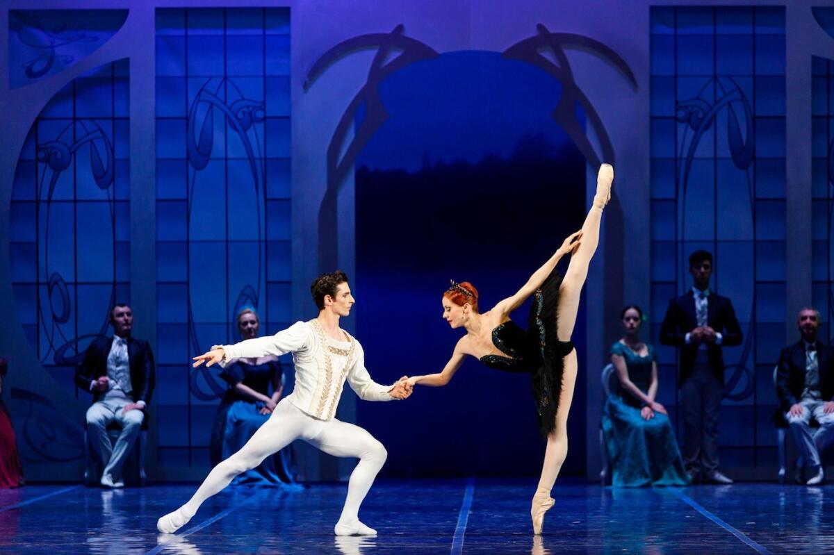 Cosenza - Torna al Rendano il “Lago dei Cigni”, con il Balletto dell’Opera Nazionale Rumena - 
