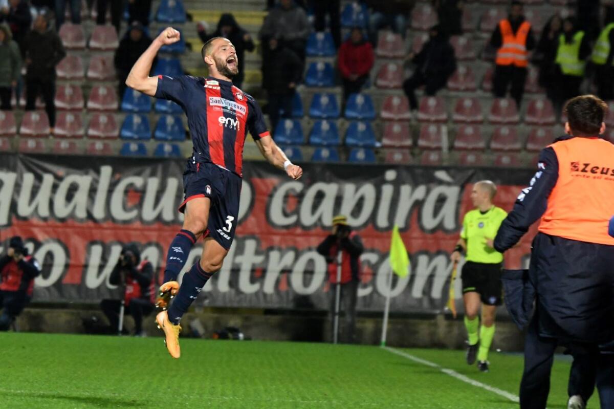 #CerignolaCrotone 1-1 | I rossoblù allungano la loro serie positiva - 