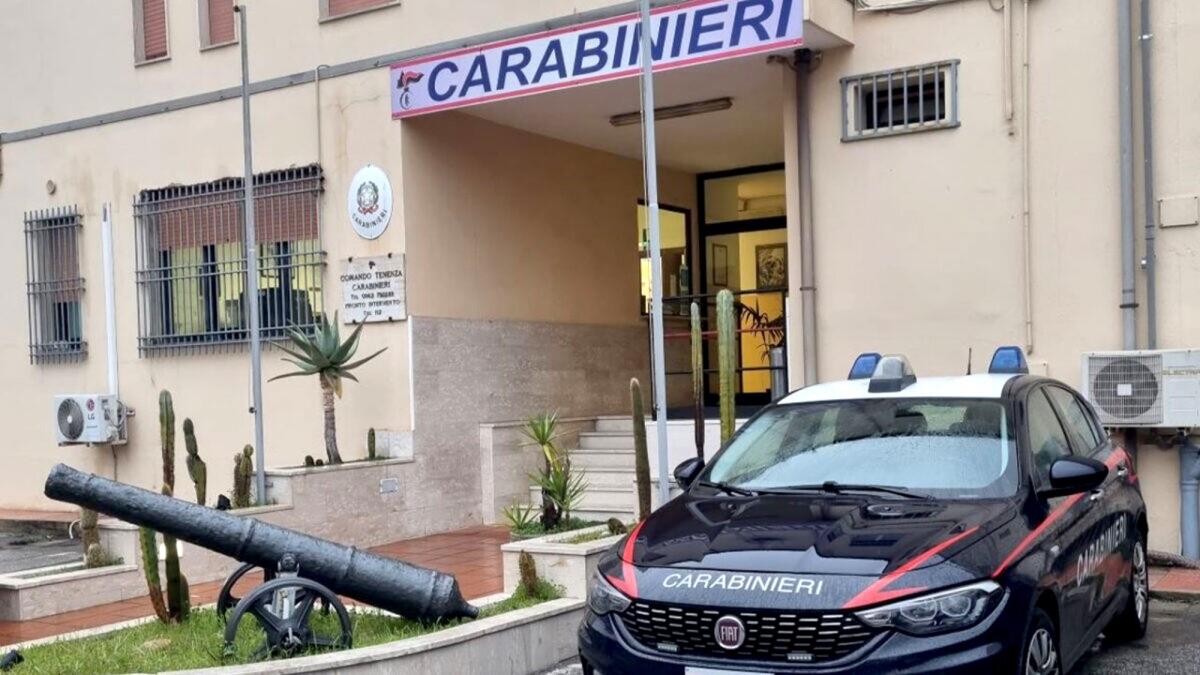 Isola C.R. - Carabinieri al servizio della comunità, salvano due vite - 
