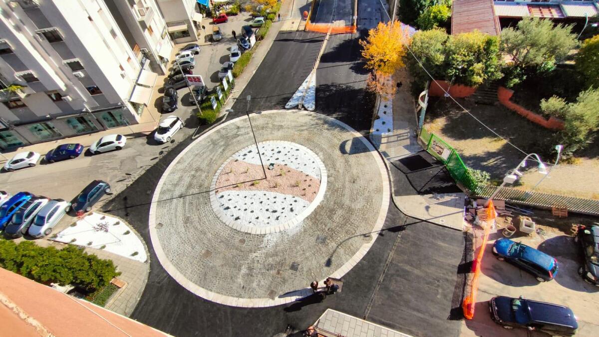 Cosenza - Domani si inaugura la rotatoria di Città 2000 - 