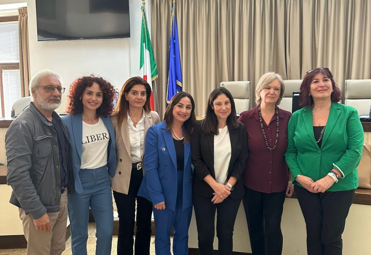 Crotone - Associazioni e istituzioni insieme per sostenere le donne vittime di violenza - 