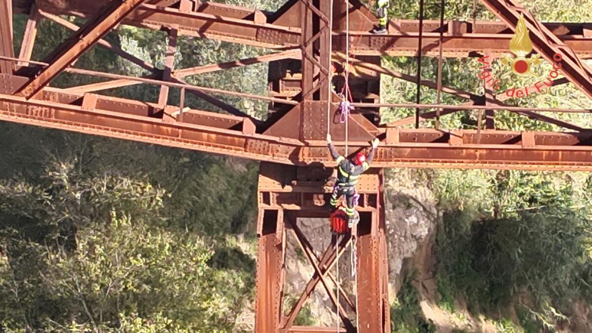 (Foto Gallery) Calabria - Esercitazione regionale per i Vigili del Fuoco per prepararsi ad eveni alluvionali - 