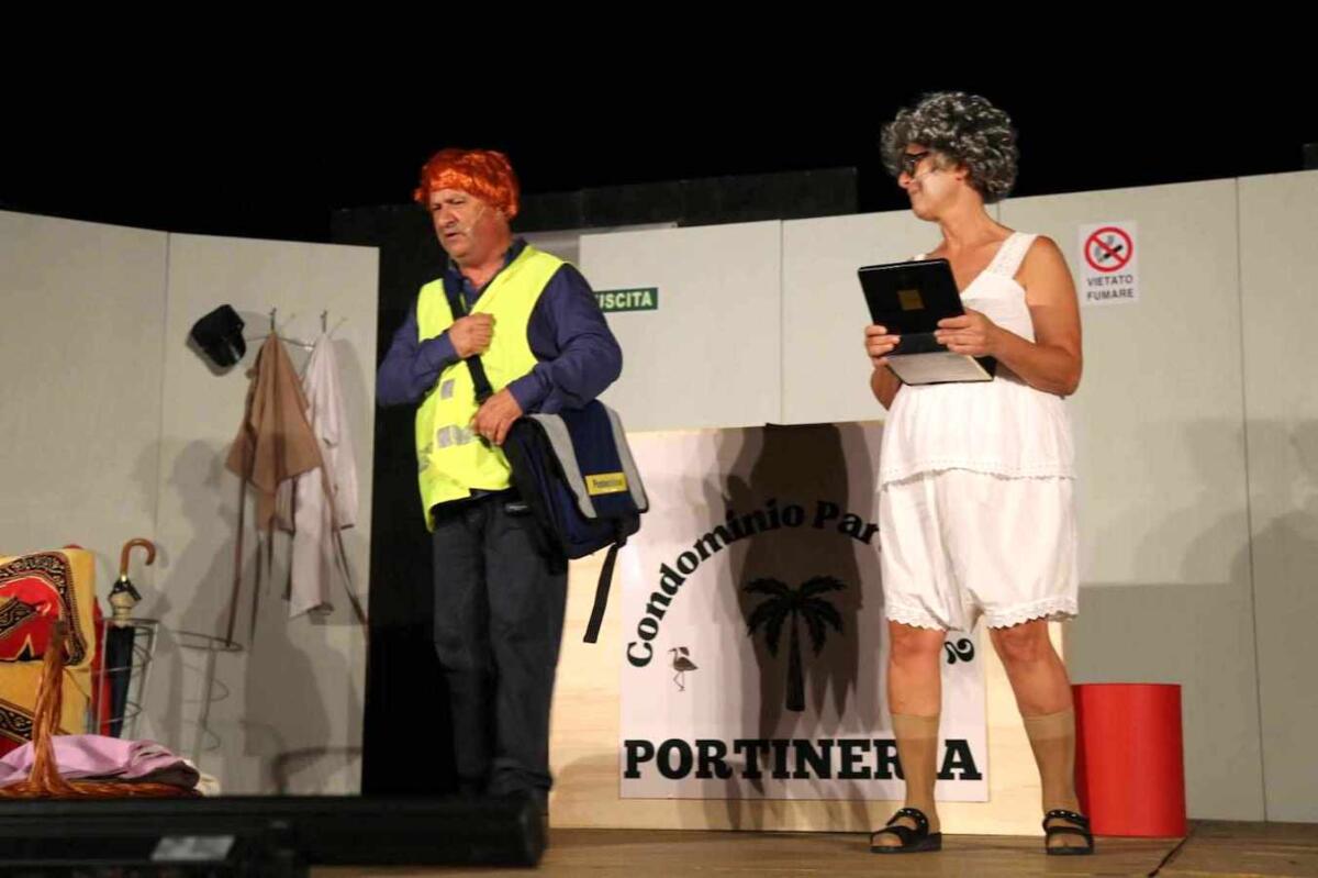 Cirò - Ancora risate al Teatro Filottete. Sipario aperto su "Belli, brutti e farabutti" - 