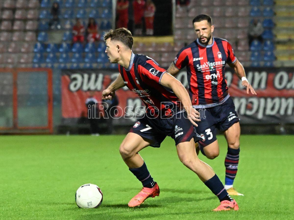 #FoggiaCrotone 1-1 | Dominio rossoblù ma manca la stoccata vincente - 