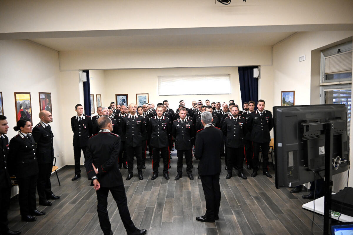 Crotone - Il Comandante della Legione Carabinieri Calabria ha incontrato l'Arma - 