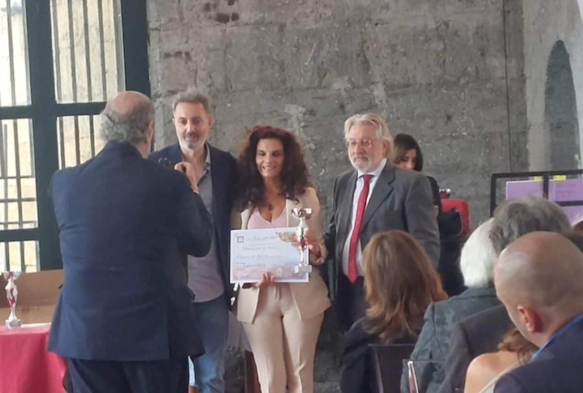 Ennesimo riconoscimento per la poetessa crotonese Luisa Olivo - 