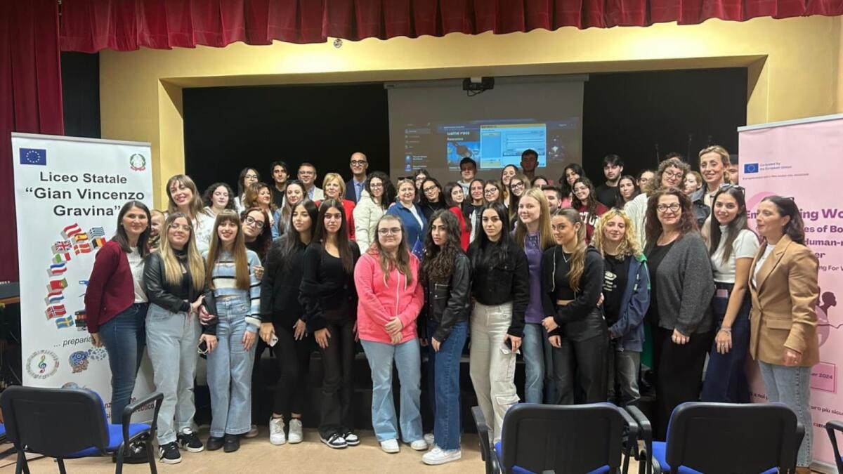 Crotone - Concluso il progetto Erasmus+: una scossa inaspettata per il Liceo Gravina - 