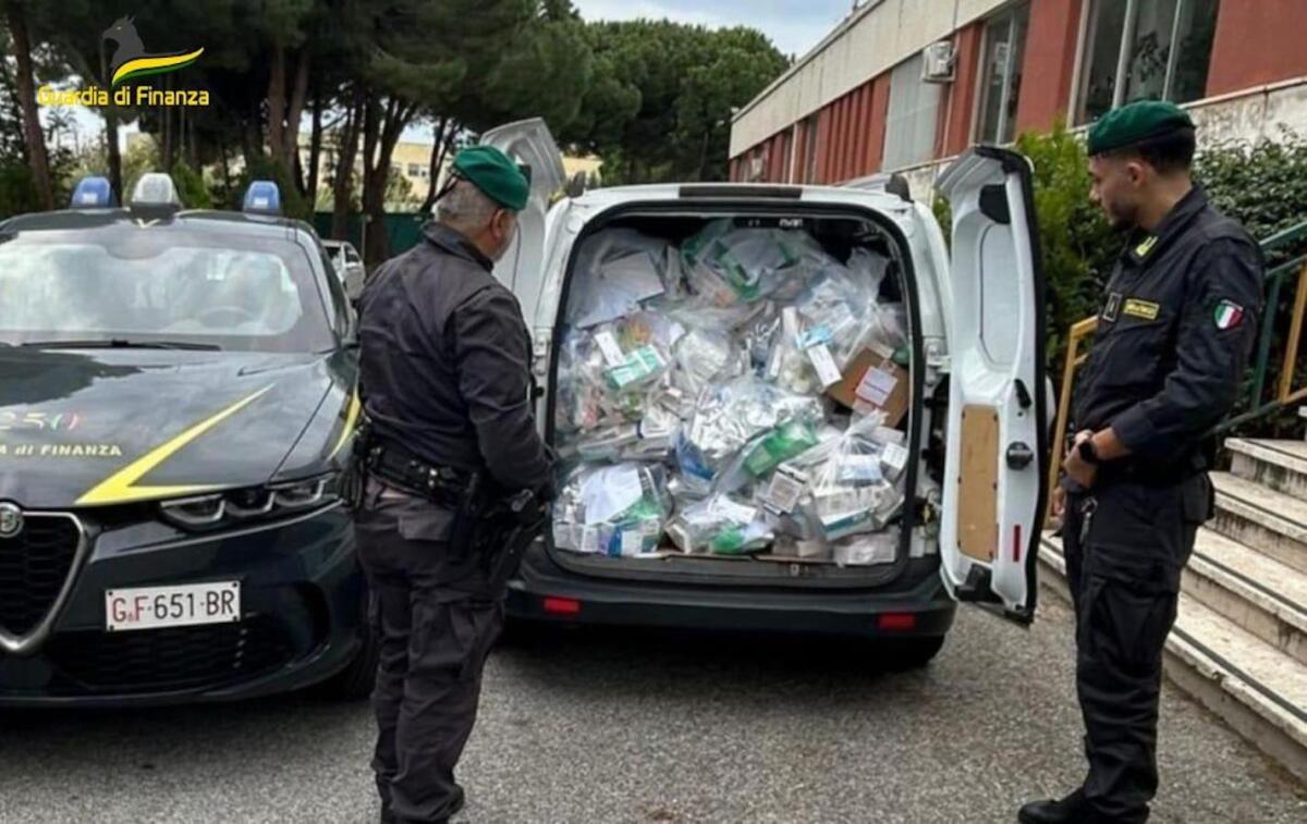 Trasportavano medicinali senza requisiti di sicurezza, fermati dalla Guardia di Finanza - 