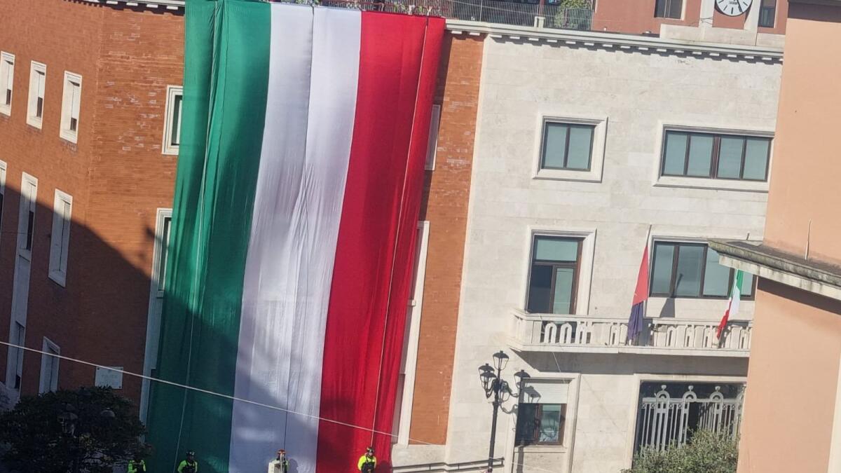 Crotone - Celebrata Santa Barbara patrona dei Vigili del Fuoco: le immagini - 