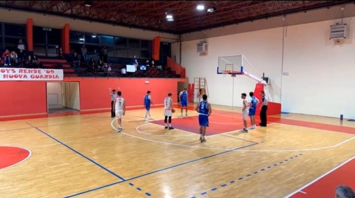 Basket - Sintegra Rende in ripresa, ad un passo dalla vittoria contro la seconda della classe - 