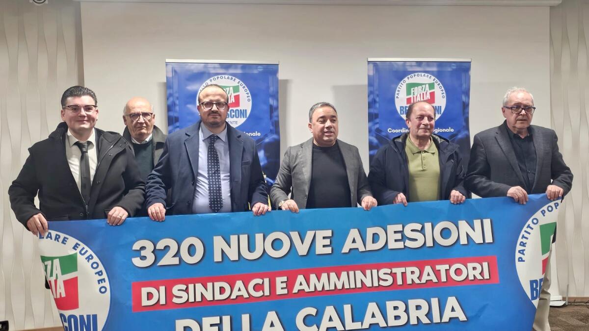 Altri sei Sindaci del crotonese aderiscono a Forza Italia - 