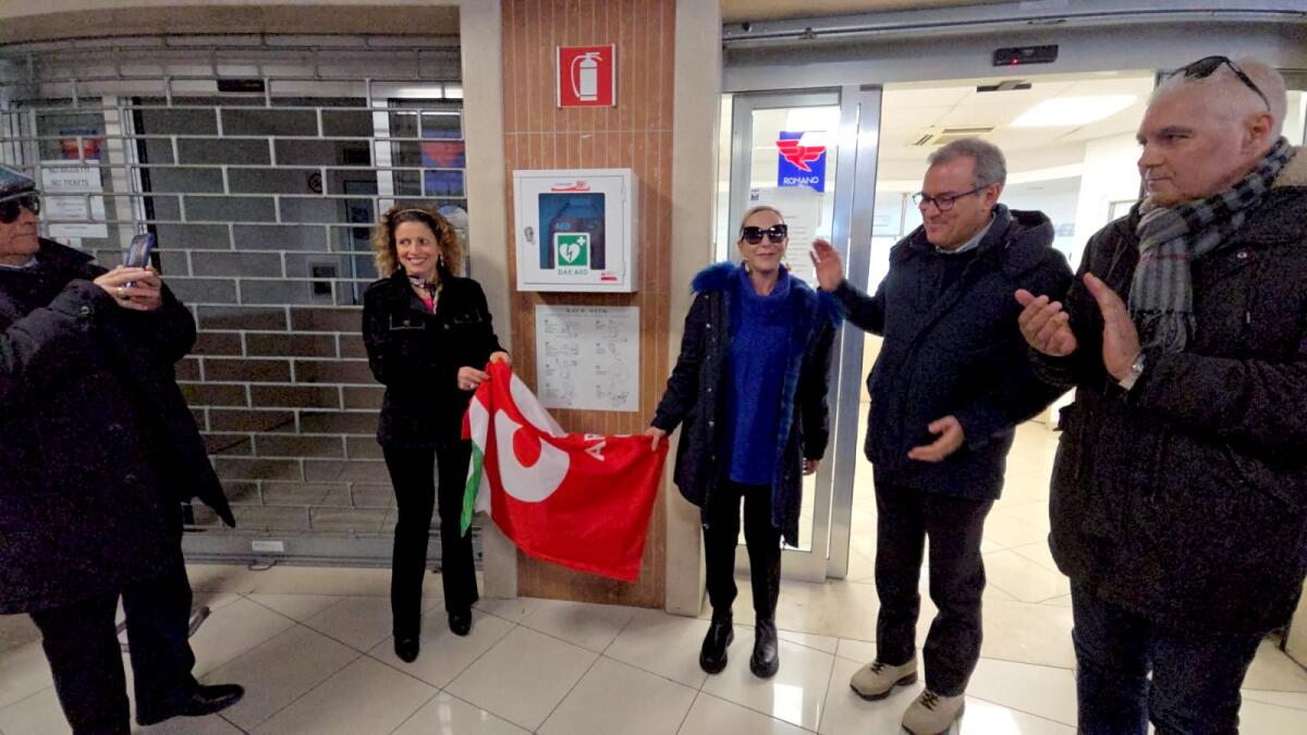 Crotone - Grazie alla FILT CGIL installato un defibrillatore presso l'autostazione - 
