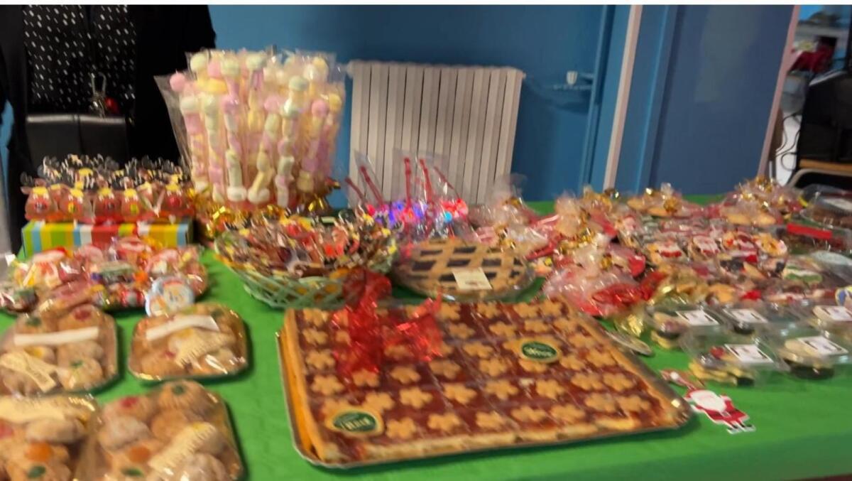 Crotone - Successo per il mercatino della solidarietà alla Codignola. Domani la consegna del ricavato in beneficenza - 