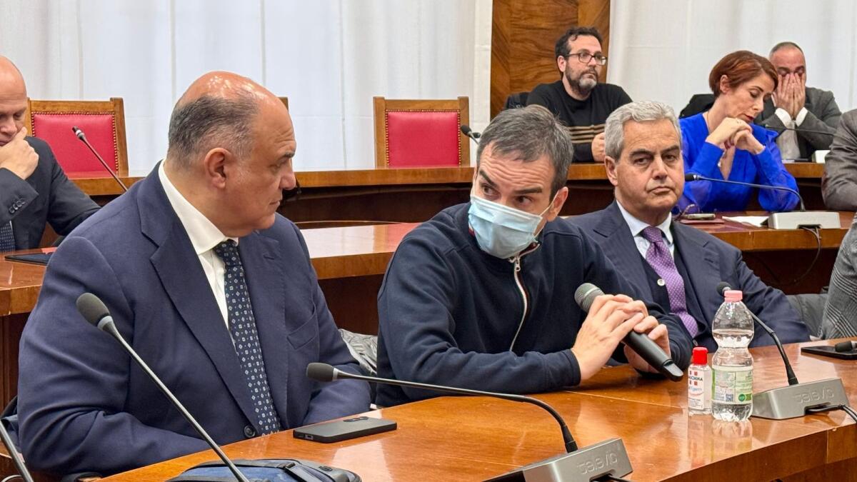 Vertenza Abramo - Occhiuto: «Tutti assunti entro Natale, ce l’abbiamo fatta» - 