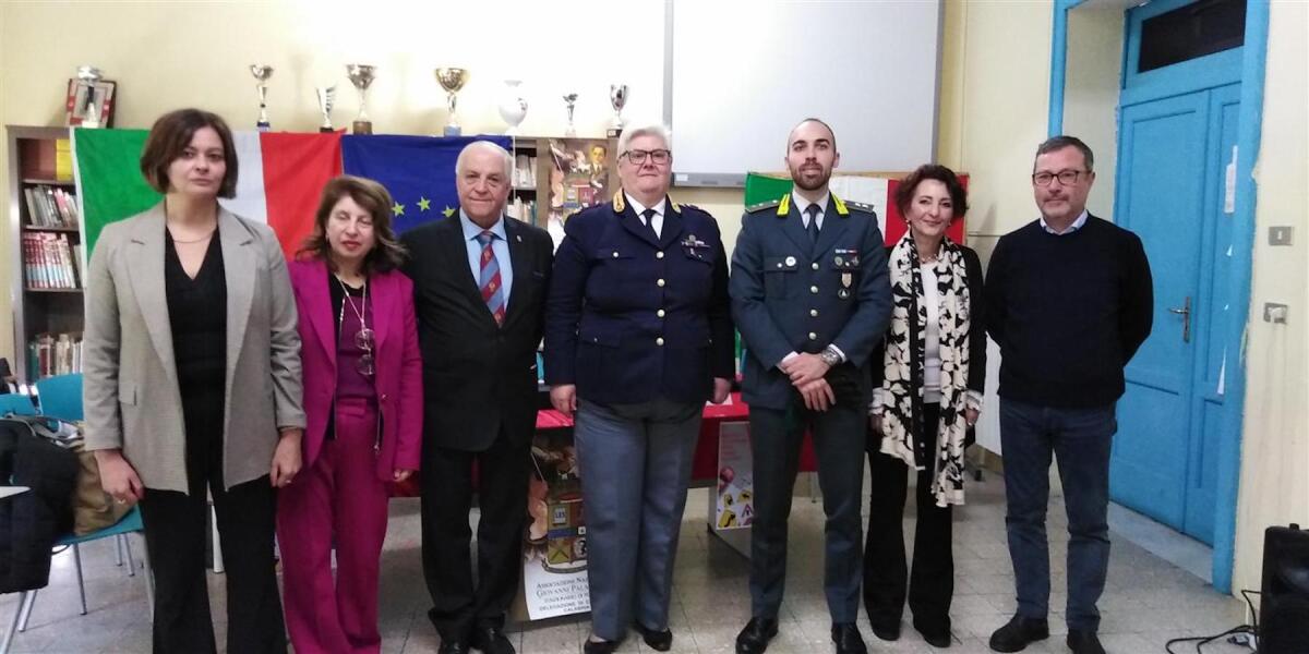 Crotone - A lezione di educazione civica e stradale con l'associazione Palatucci - 