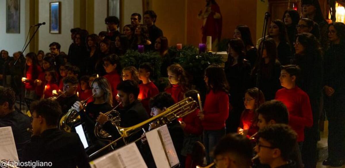 Crotone - Musica e solidarietà con i giovani talenti de Il Cantattore - 