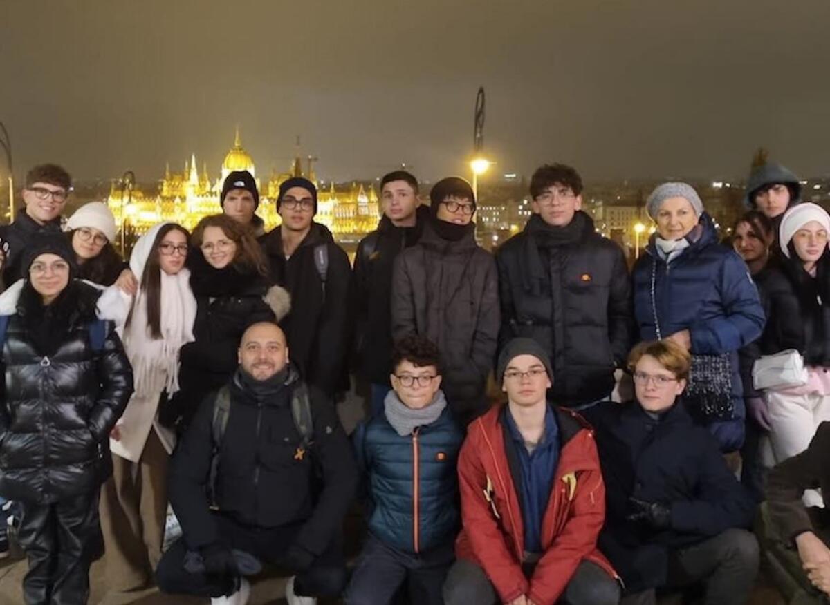 Da Crotone a Budapest, l'avventura degli studenti del Pertini-Santoni con l'Erasmus+ - 
