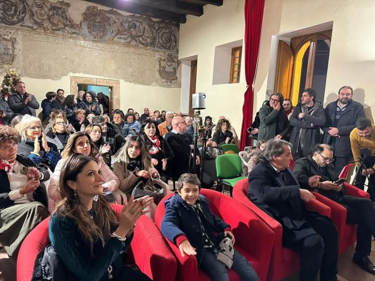 Carolei - Successo per la presentazione "Il calendario vintage , borghi e volti di Carolei" -