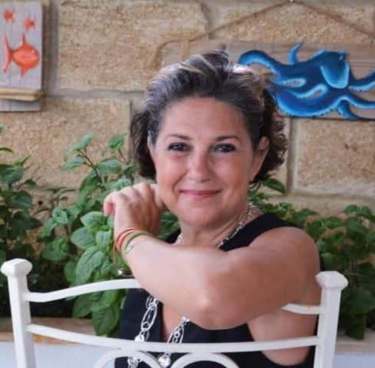 Colori e bellezza, a Santa Severina la mostra personale di Teresa Grotteria - 